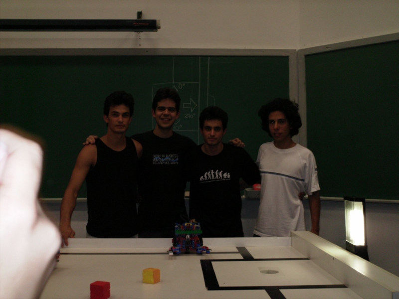 :cursos:introrobotica:2007-2:grupo10:Equipe03.jpg