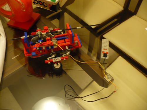 :cursos:introrobotica:2008-2:grupo4:Robo_005.jpg
